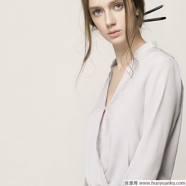 流行色那么多,爱得深沉的可没几个-第18张图片-货源库 流行色那么多,爱得深沉的可没几个-第18张图片-货源库