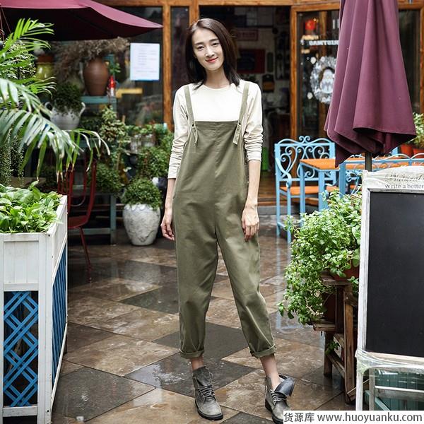 背带装让夏天漂亮收尾秋天美丽开场-第10张图片-货源库