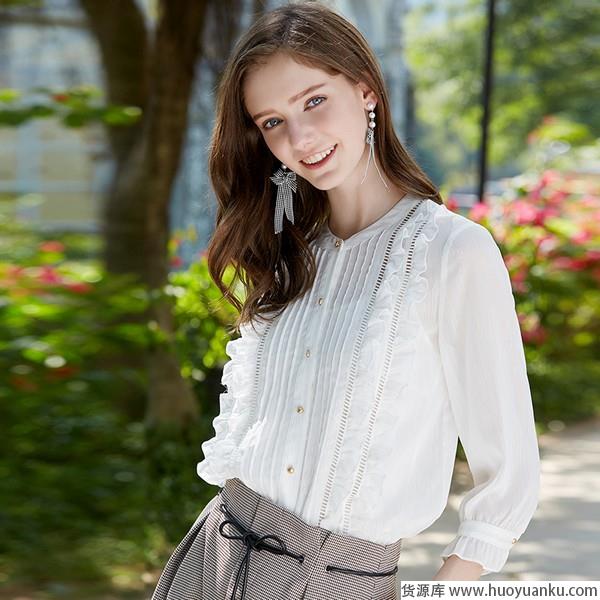 细节精致气质佳，白衬衫的日常美如画-第19张图片-货源库
