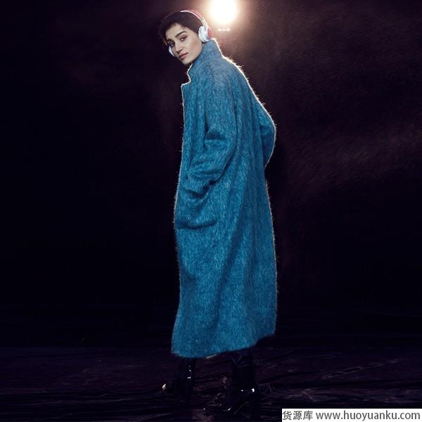 茧型大衣轮廓之外见潇洒-第4张图片-货源库