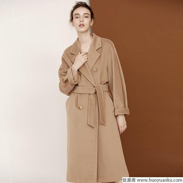茧型大衣轮廓之外见潇洒-第7张图片-货源库