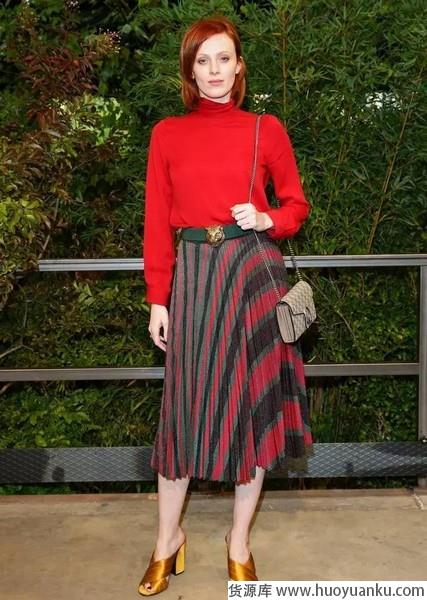 活力春夏季，趣味百褶为造型解腻-第4张图片-货源库