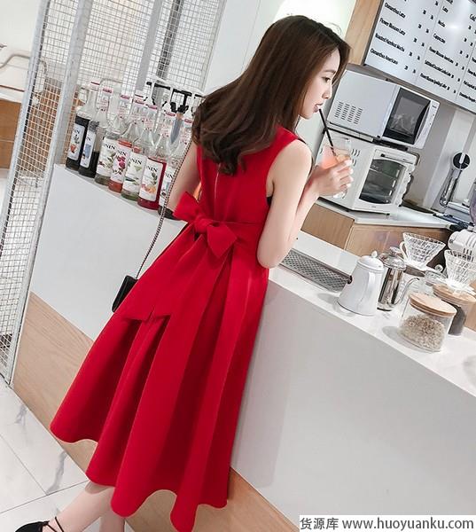 活力春夏季，趣味百褶为造型解腻-第18张图片-货源库