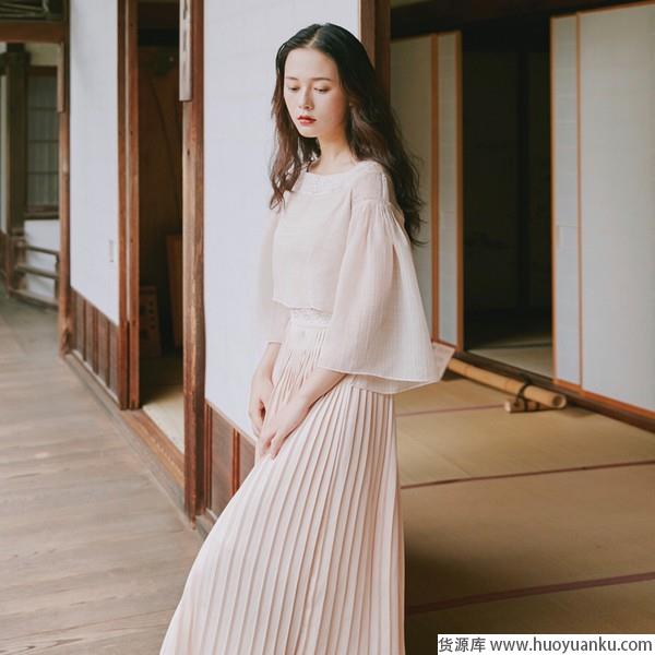 舒适自然相亲可以这样穿-第1张图片-货源库 舒适自然相亲可以这样穿-第1张图片-货源库