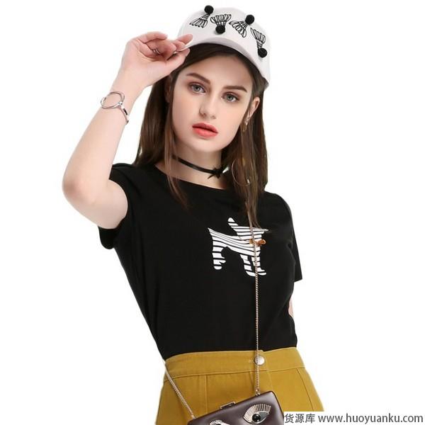 酷女孩专属，黑色T恤个性不甜腻-第1张图片-货源库