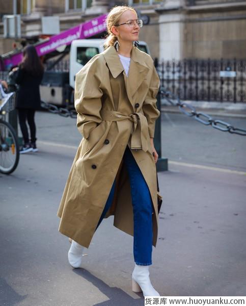 今年风衣抓住关键点,时髦就选大一点-第1张图片-货源库 今年风衣抓住关键点,时髦就选大一点-第1张图片-货源库