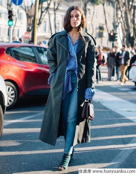 今年风衣抓住关键点,时髦就选大一点-第7张图片-货源库 今年风衣抓住关键点,时髦就选大一点-第7张图片-货源库