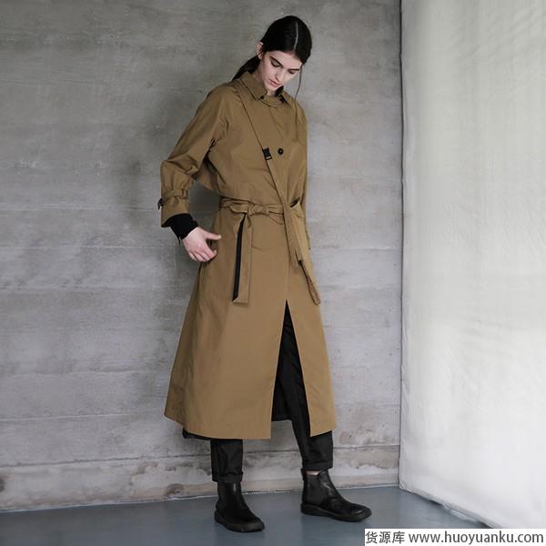 今年风衣抓住关键点,时髦就选大一点-第10张图片-货源库 今年风衣抓住关键点,时髦就选大一点-第10张图片-货源库