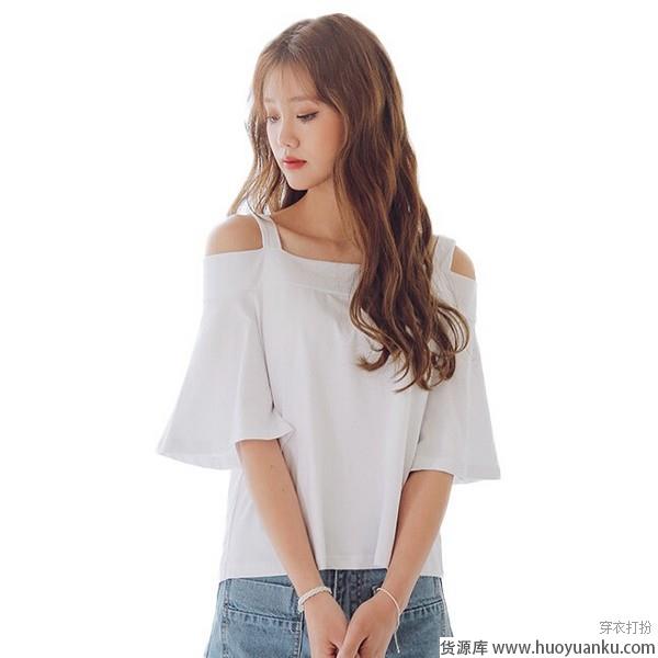 露肩T恤点亮清新小性感-第8张图片-货源库