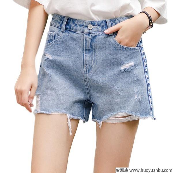 毛毛边盛行，给牛仔短裤造型加料-第4张图片-货源库