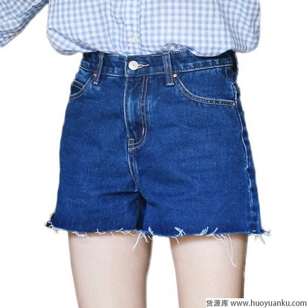 毛毛边盛行，给牛仔短裤造型加料-第7张图片-货源库