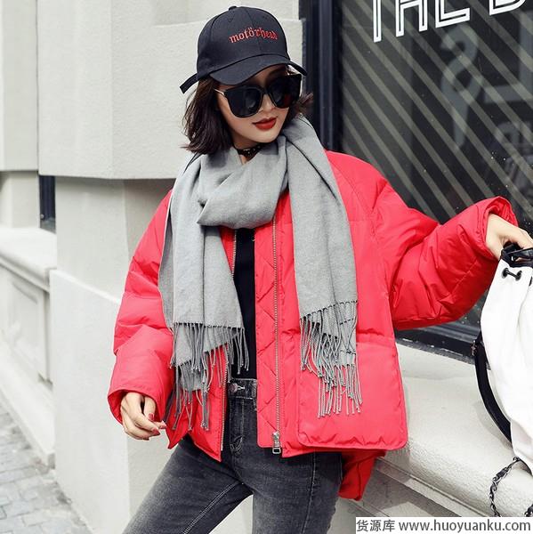 彩虹般的着装彩虹般的女人-第1张图片-货源库