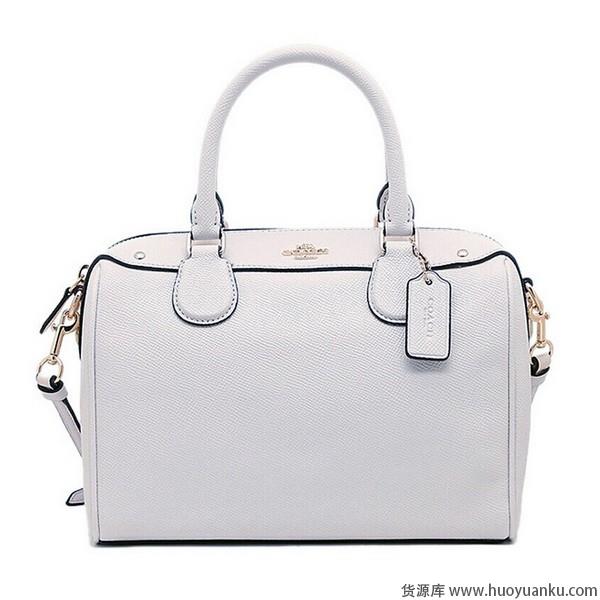 极简主义,白色包包玩转高阶段位-第4张图片-货源库 极简主义,白色包包玩转高阶段位-第4张图片-货源库