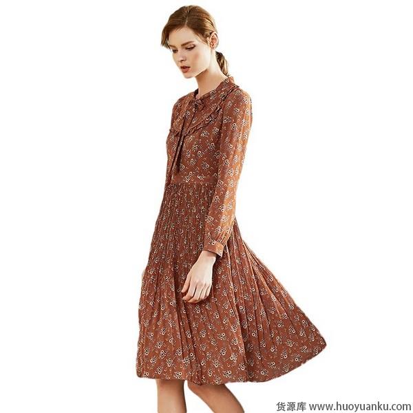 碎花连衣裙给你一个怡然自得小世界-第8张图片-货源库