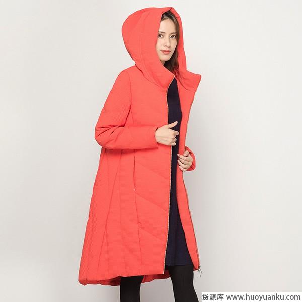 超过一米六的女人，穿什么样的羽绒服？-第6张图片-货源库