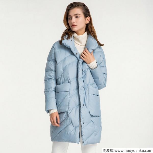 超过一米六的女人，穿什么样的羽绒服？-第7张图片-货源库