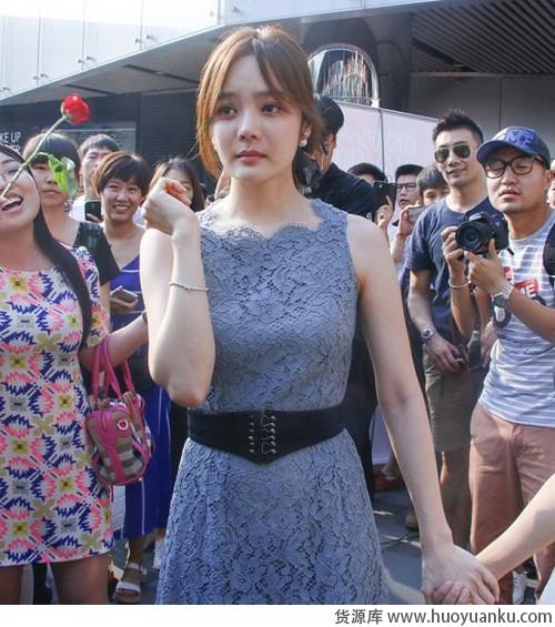 学女神穿搭等待爱情降临-第5张图片-货源库