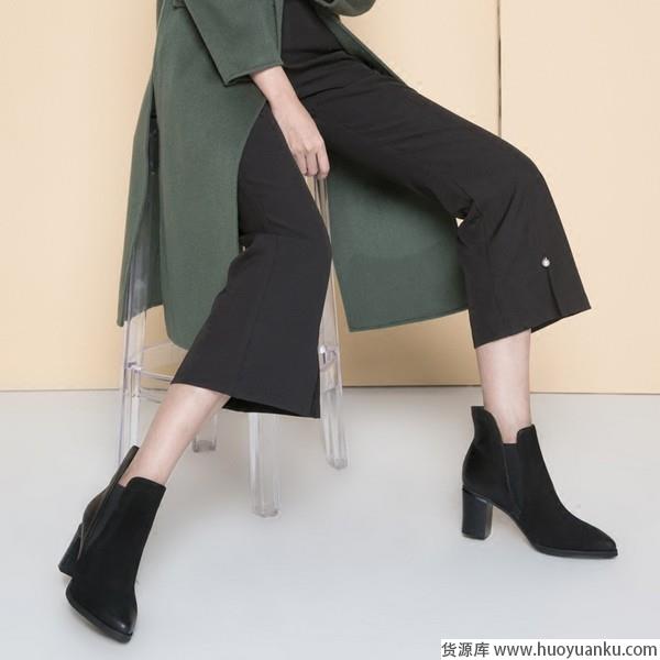 秋冬搭配，怎么能少得了马丁靴-第1张图片-货源库