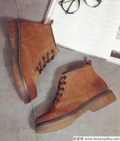 秋冬搭配，怎么能少得了马丁靴-第4张图片-货源库