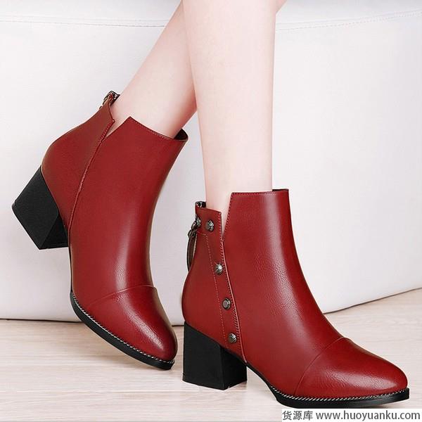 秋冬搭配，怎么能少得了马丁靴-第7张图片-货源库