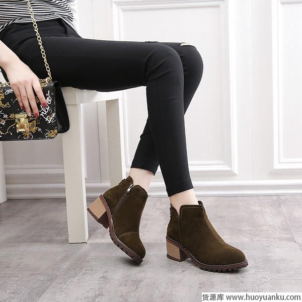 秋冬搭配，怎么能少得了马丁靴-第9张图片-货源库