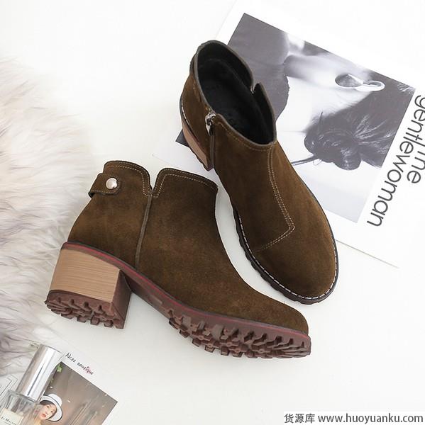 秋冬搭配，怎么能少得了马丁靴-第10张图片-货源库