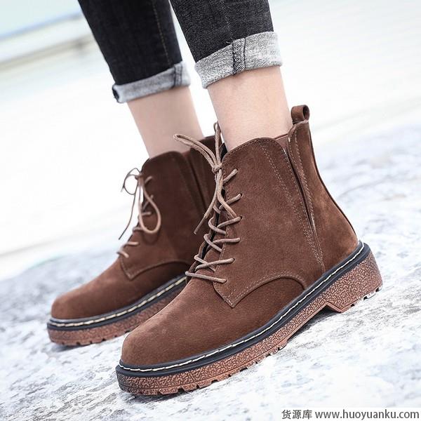 秋冬搭配，怎么能少得了马丁靴-第13张图片-货源库