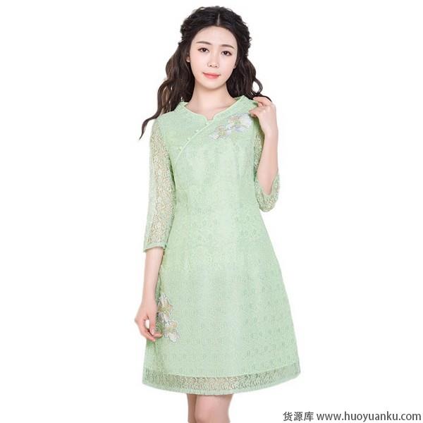 冰爽解暑，浅绿色连衣裙回归清新自然-第2张图片-货源库