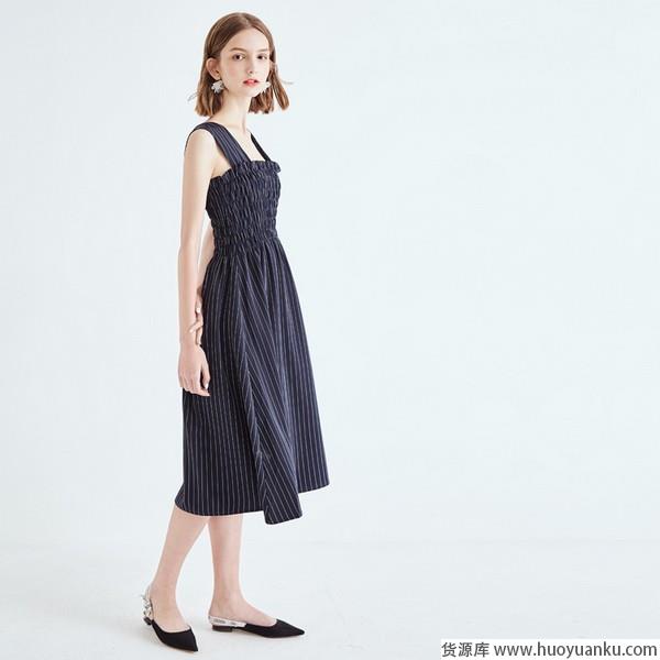 视觉控温,花样条纹装再起波澜-第10张图片-货源库 视觉控温,花样条纹装再起波澜-第10张图片-货源库