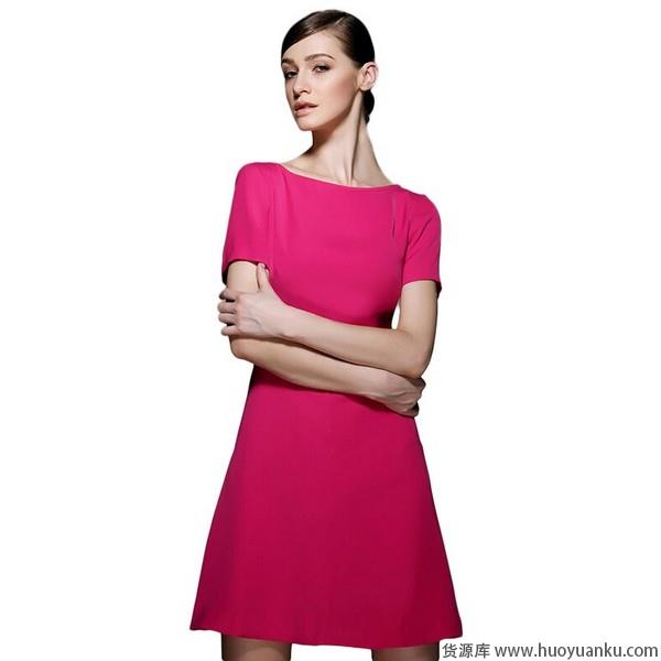 少即是多，纯色连衣裙演绎软妹风-第9张图片-货源库