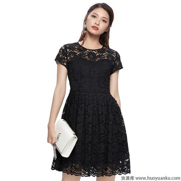 少即是多，纯色连衣裙演绎软妹风-第10张图片-货源库