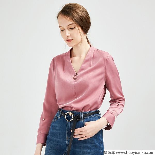 专属锁骨的小性感秋冬也能办得到-第1张图片-货源库