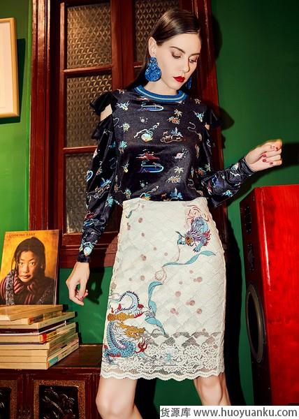 在外套和打底之间还差一条裙子-第19张图片-货源库