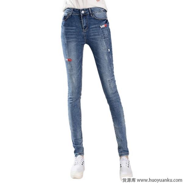 绣花牛仔裤唤醒复古怀旧心情-第1张图片-货源库 绣花牛仔裤唤醒复古怀旧心情-第1张图片-货源库