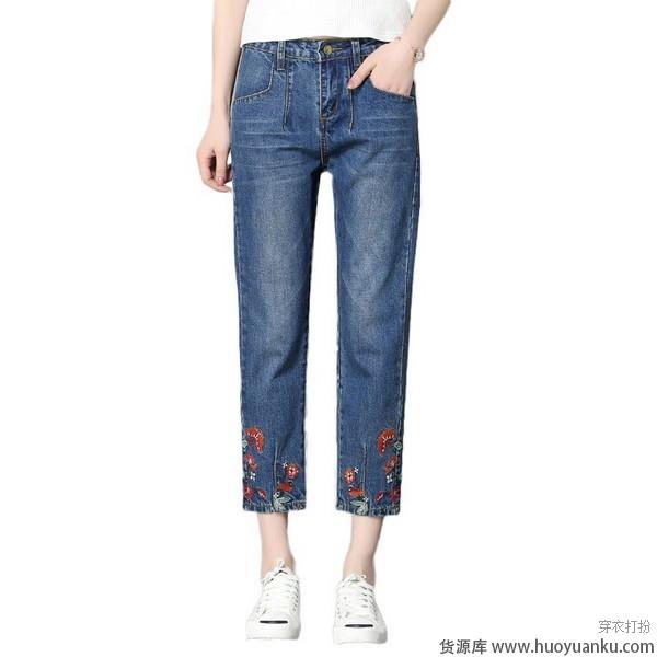 绣花牛仔裤唤醒复古怀旧心情-第3张图片-货源库 绣花牛仔裤唤醒复古怀旧心情-第3张图片-货源库