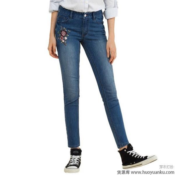 绣花牛仔裤唤醒复古怀旧心情-第9张图片-货源库 绣花牛仔裤唤醒复古怀旧心情-第9张图片-货源库