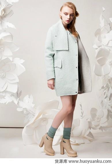 茧型大衣缔造完美女神范儿-第4张图片-货源库 茧型大衣缔造完美女神范儿-第4张图片-货源库