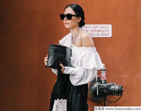 百搭无忧愁，小白衫放大招-第4张图片-货源库