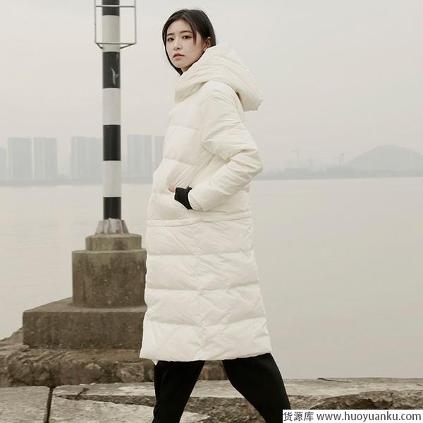 下雪天白色和羽绒服更配哦-第3张图片-货源库