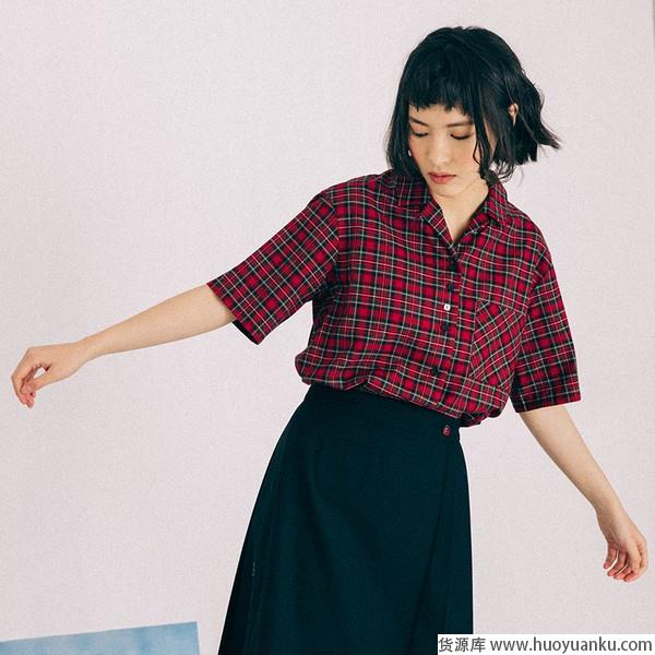 轻松优雅的出色代表，睡衣风衬衫穿对很时髦-第13张图片-货源库