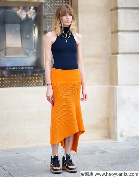 普通造型大变样，不规则半裙个性无双-第4张图片-货源库