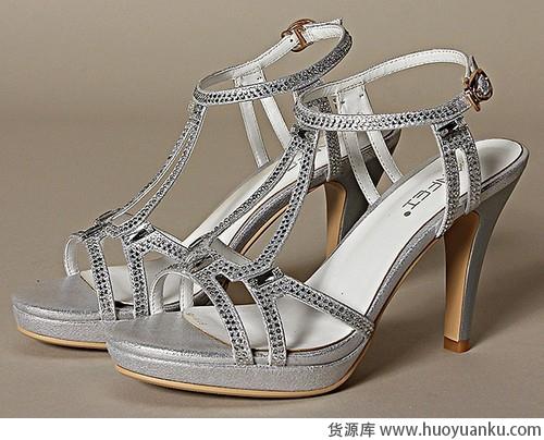 两只鞋子的距离有多远-第10张图片-货源库