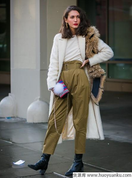 看起来很贵搭起来容易,白色外套让人着迷-第2张图片-货源库 看起来很贵搭起来容易,白色外套让人着迷-第2张图片-货源库