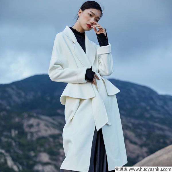 看起来很贵搭起来容易,白色外套让人着迷-第6张图片-货源库 看起来很贵搭起来容易,白色外套让人着迷-第6张图片-货源库