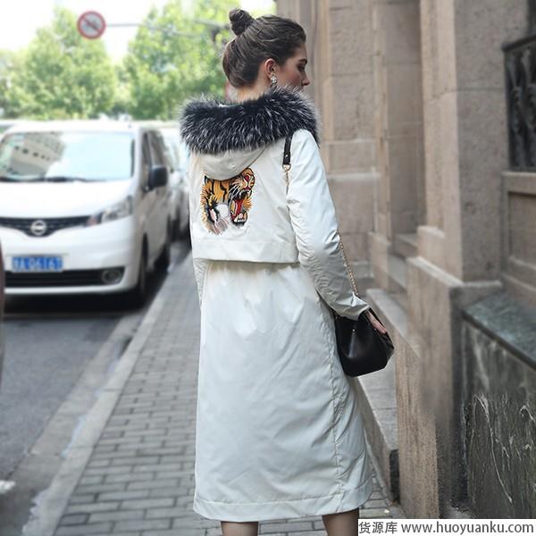 看起来很贵搭起来容易,白色外套让人着迷-第12张图片-货源库 看起来很贵搭起来容易,白色外套让人着迷-第12张图片-货源库