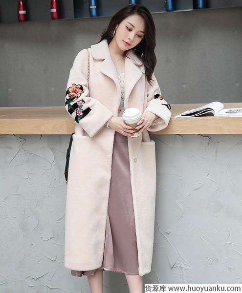 看起来很贵搭起来容易,白色外套让人着迷-第14张图片-货源库 看起来很贵搭起来容易,白色外套让人着迷-第14张图片-货源库