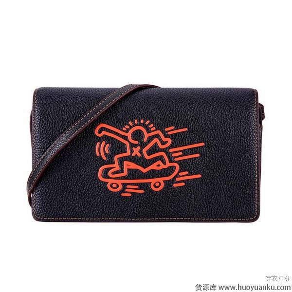 不下线的流行色，黑色单肩包经典长存-第4张图片-货源库