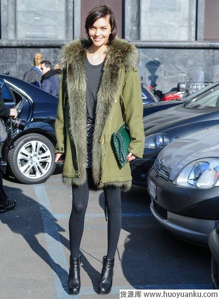 穿什么傲立雪中?这三种外套陪伴度过凛冬-第8张图片-货源库 穿什么傲立雪中?这三种外套陪伴度过凛冬-第8张图片-货源库