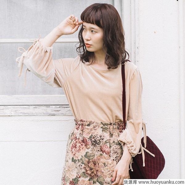 丝绒衫or丝绒裙这是个问题-第1张图片-货源库 丝绒衫or丝绒裙这是个问题-第1张图片-货源库