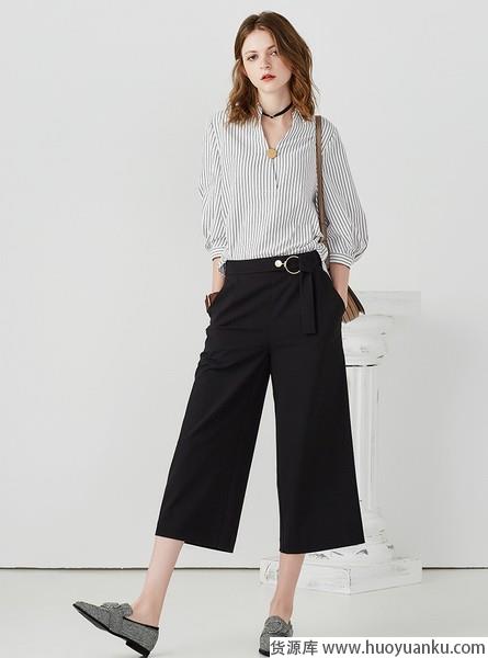 无论走什么风格,都需要万能的黑裤子-第10张图片-货源库 无论走什么风格,都需要万能的黑裤子-第10张图片-货源库